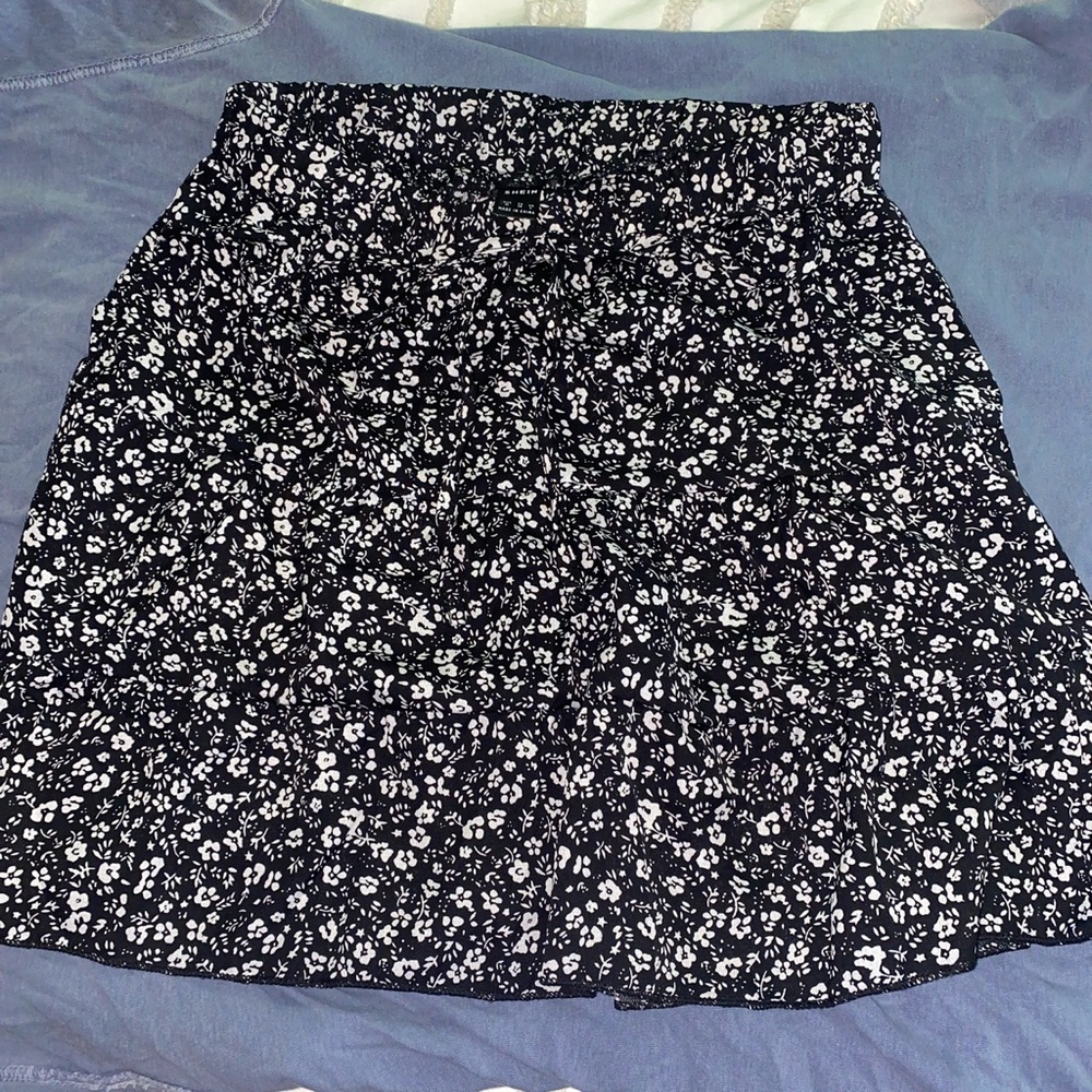 Black shein elastic waist skirt super comfy